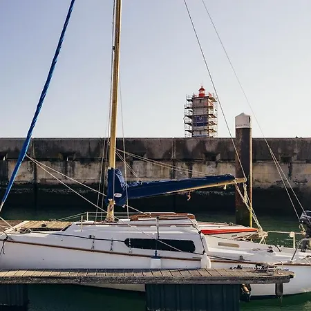 Bådhotel Seaside Retreat With Postcard Views