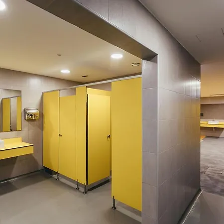 Seaside Retreat With Postcard Views Bådhotel *