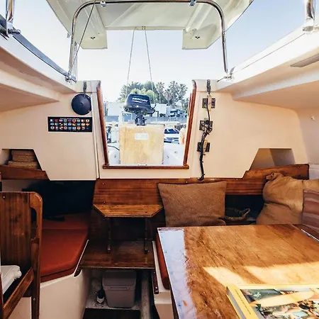 Seaside Retreat With Postcard Views Cascais