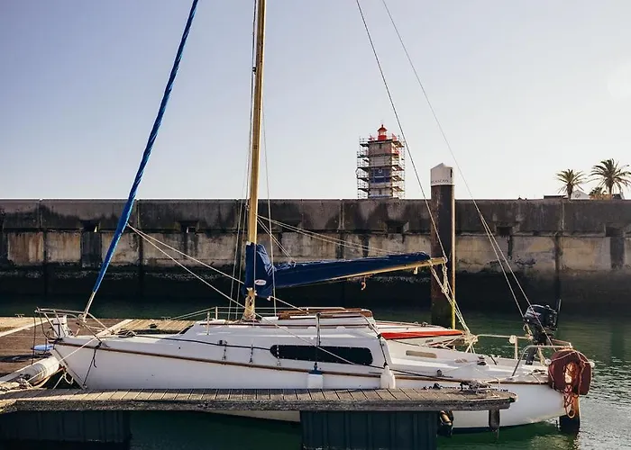 Bådhotel Seaside Retreat With Postcard Views