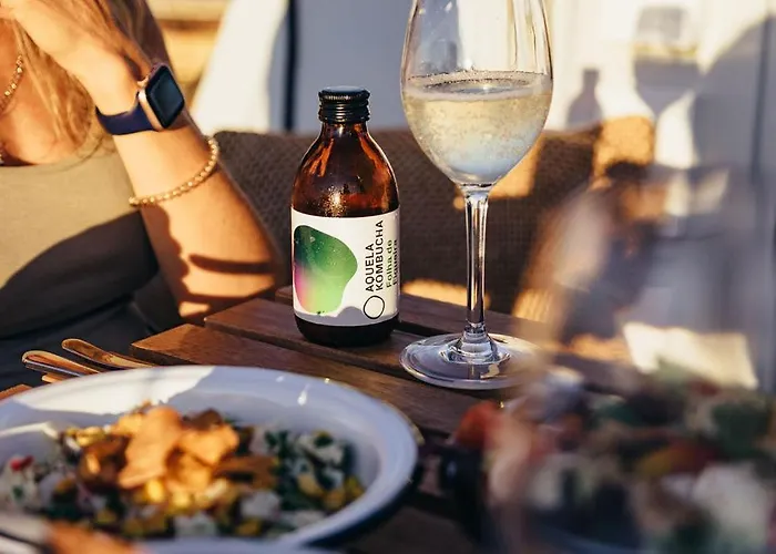 Bådhotel Seaside Retreat With Postcard Views